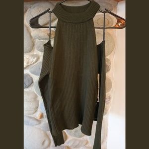 💚Cold Shoulder Sweater💚